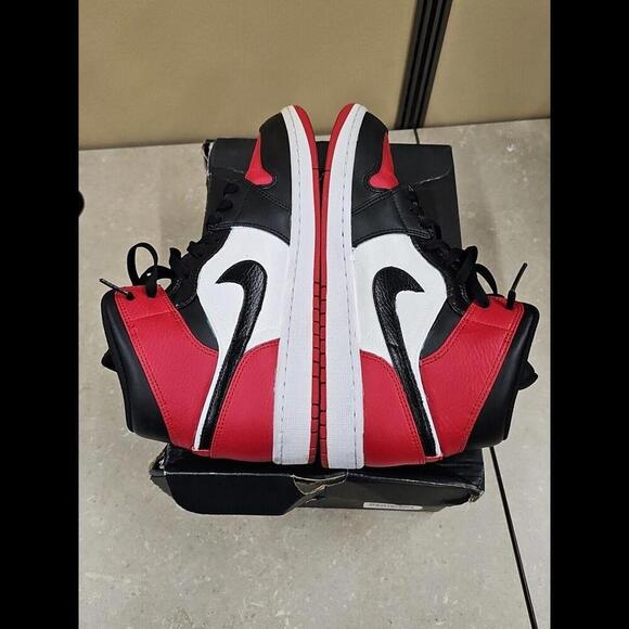 NIKE AIR JORDAN 1 MID ‘BANNED’ RED MEN’S SIZE 10 With COA Legitmark - Picture 4 of 15